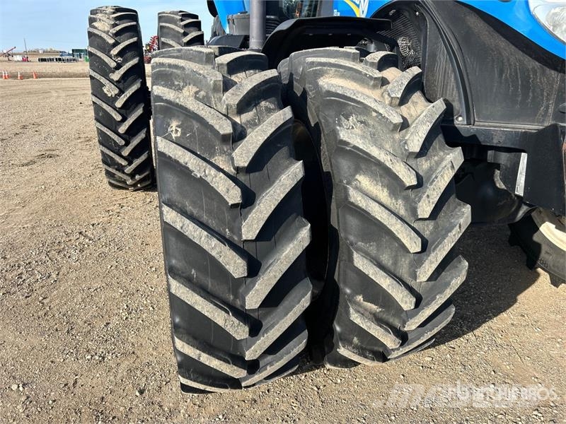 New Holland T8.330 Tractores