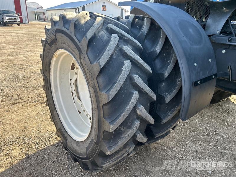 New Holland T8.330 Tractores
