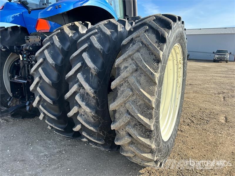 New Holland T8.330 Tractores