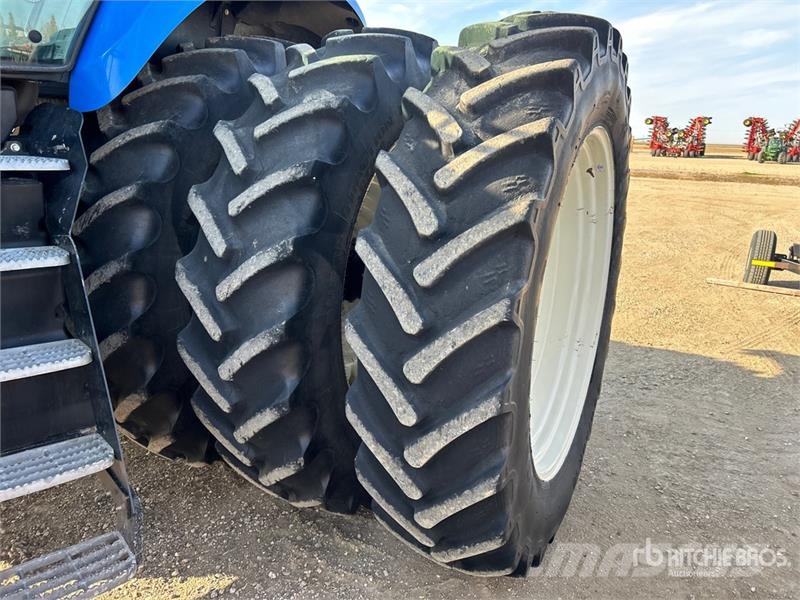 New Holland T8.330 Tractores