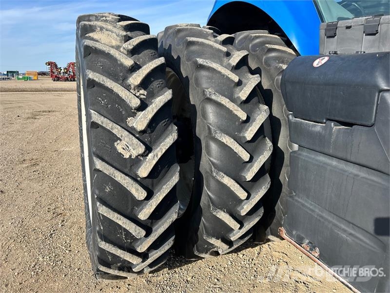New Holland T8.330 Tractores