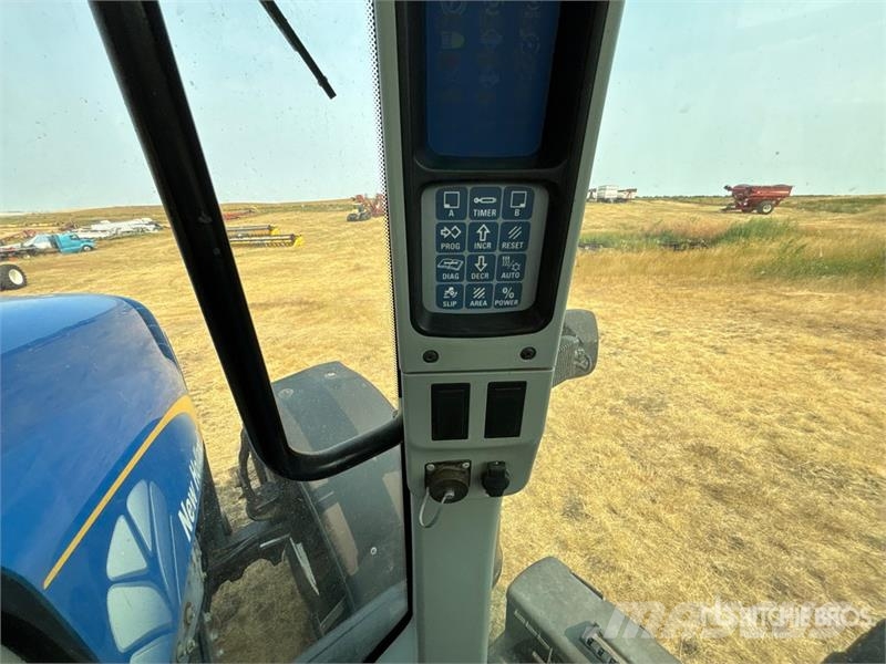 New Holland T8020 4WD Tractor Traktoriai