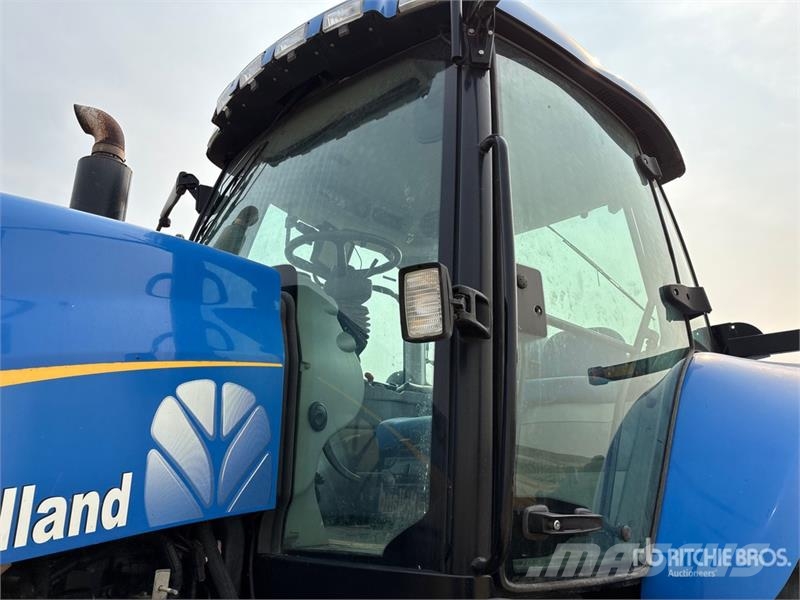 New Holland T8020 4WD Tractor Traktoriai