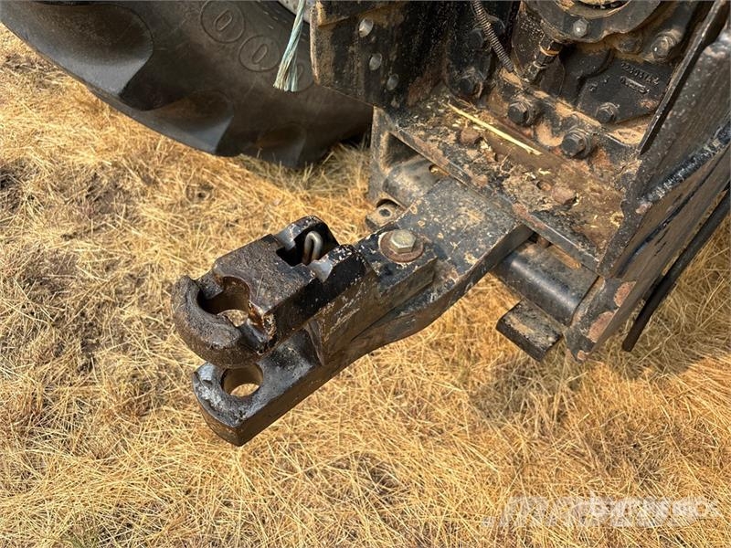 New Holland T8020 4WD Tractor Traktoriai