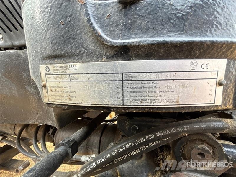 New Holland T8020 4WD Tractor Traktoriai