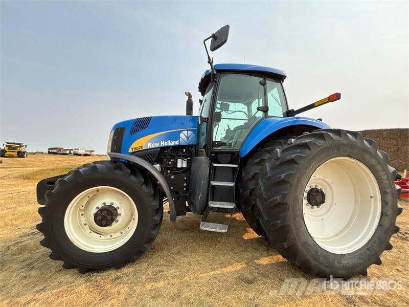 New Holland T8020 4WD Tractor Traktoriai