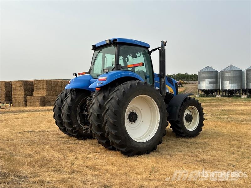 New Holland T8020 4WD Tractor Traktoriai