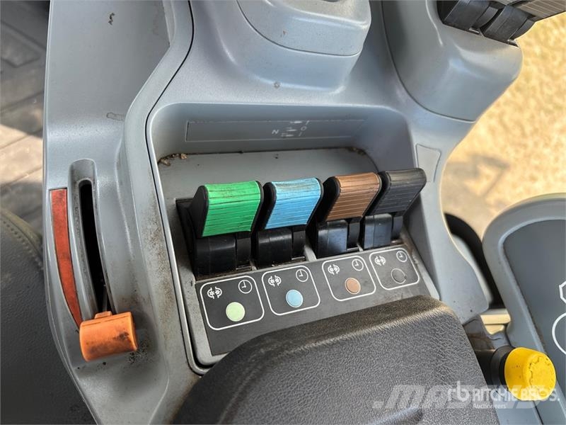 New Holland T9.565 Articulated 4WD Tractor Сільгосптехніка - Інші