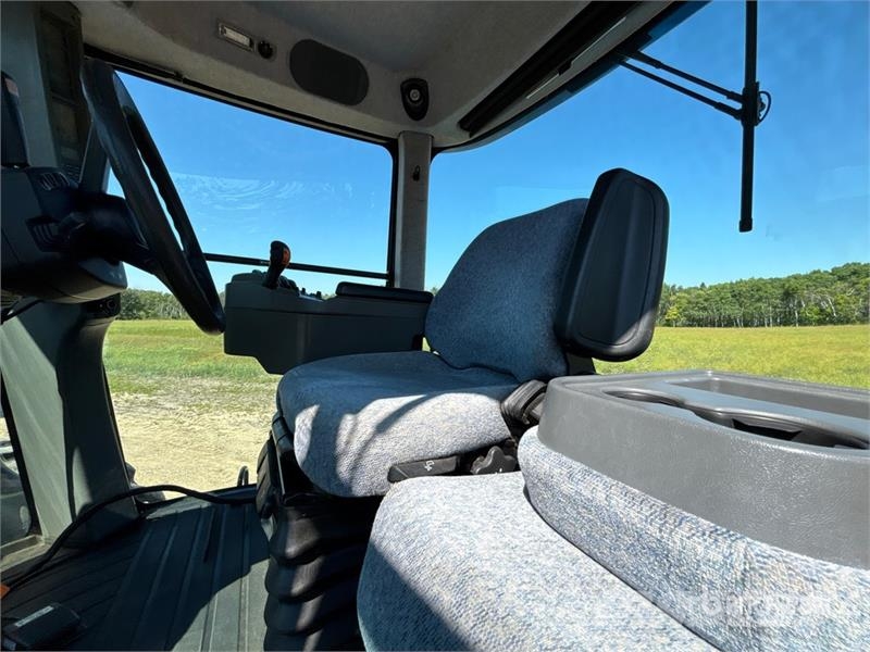 New Holland TJ425 Articulated 4WD Tractor Сельхозтехника - Другие