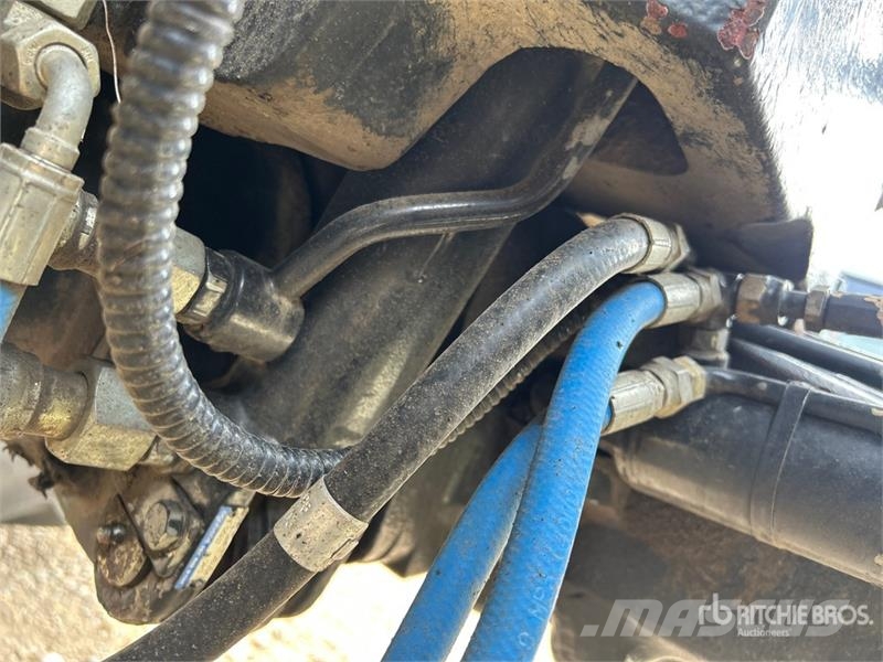 New Holland TM190 트랙터
