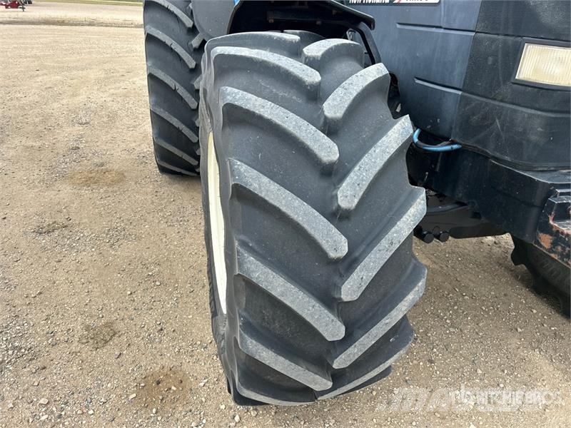 New Holland TM190 트랙터