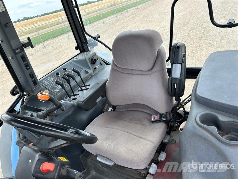 New Holland TM190 트랙터