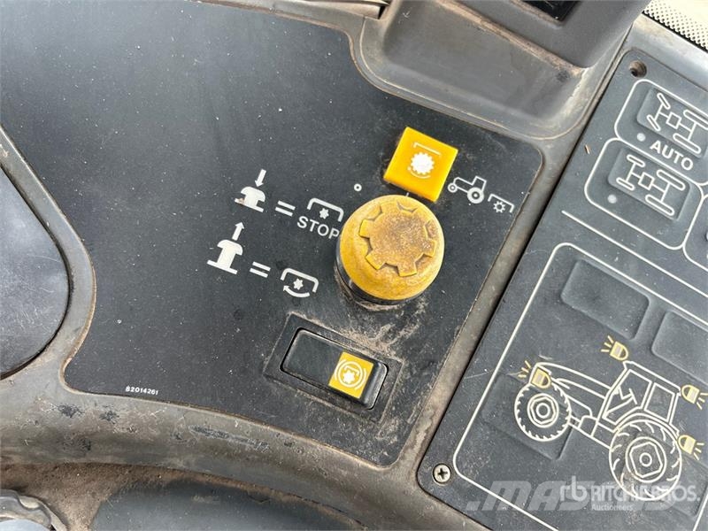 New Holland TM190 트랙터