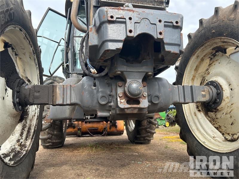 New Holland TV140 الجرارات