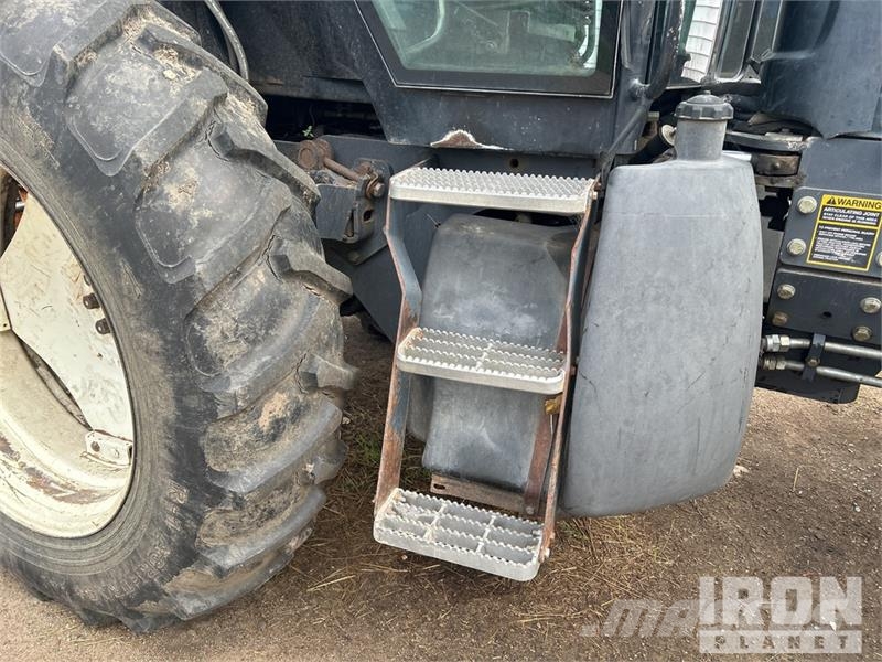 New Holland TV140 الجرارات