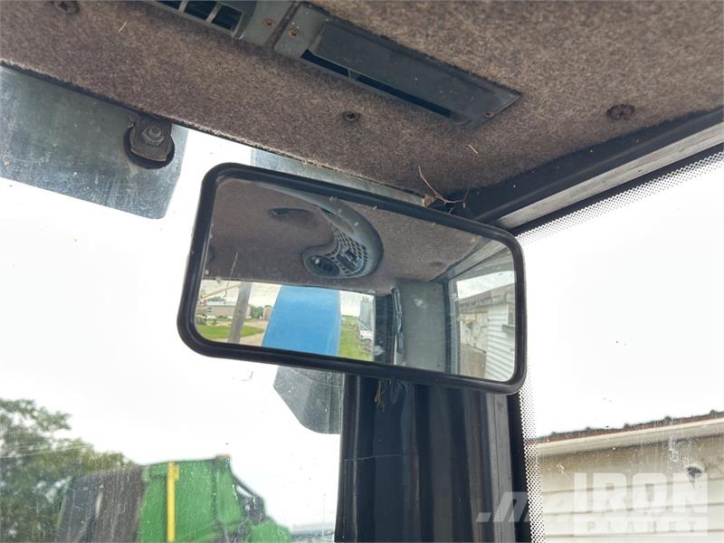 New Holland TV140 الجرارات