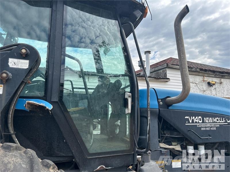 New Holland TV140 الجرارات