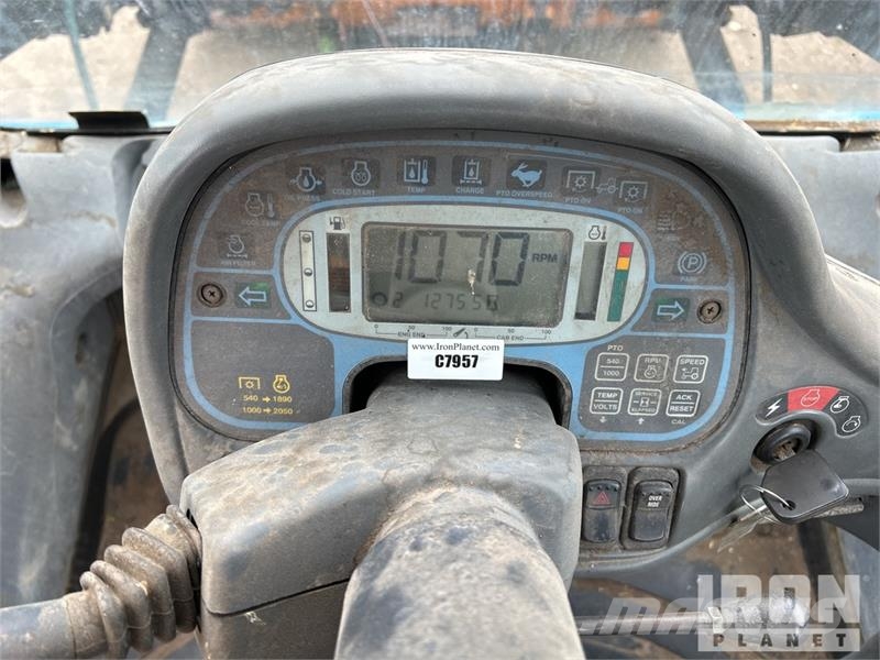 New Holland TV140 الجرارات