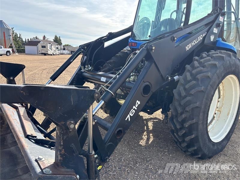 New Holland TV140 Tractors