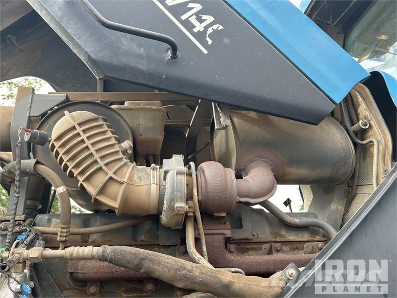 New Holland TV140 الجرارات