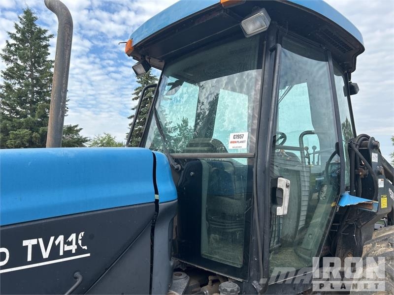 New Holland TV140 الجرارات