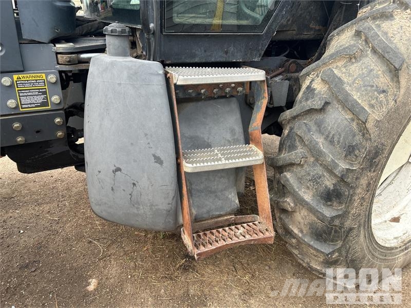 New Holland TV140 الجرارات