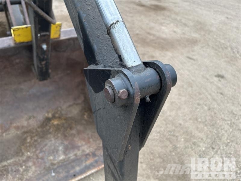 New Holland TV140 الجرارات