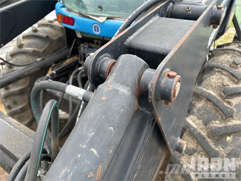New Holland TV140 الجرارات