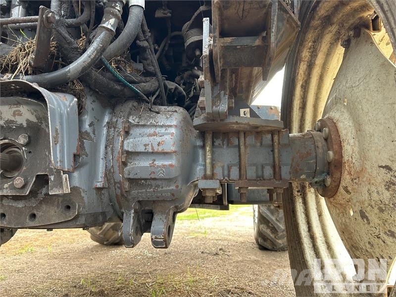 New Holland TV140 الجرارات