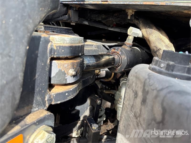 New Holland TV140 Tractors