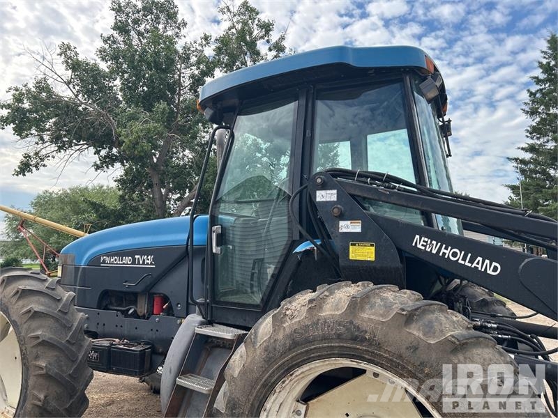 New Holland TV140 الجرارات