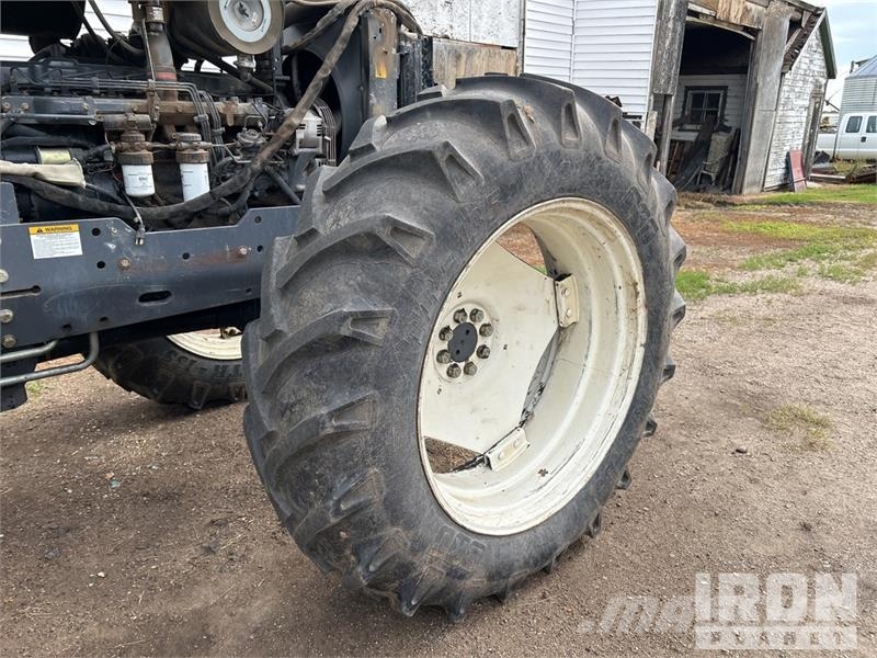 New Holland TV140 الجرارات