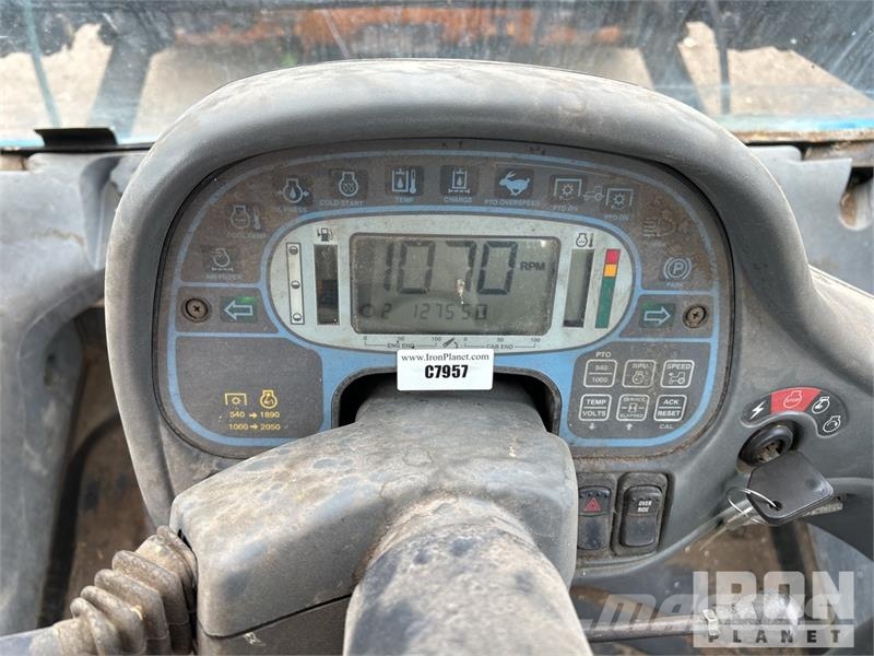 New Holland TV140 الجرارات