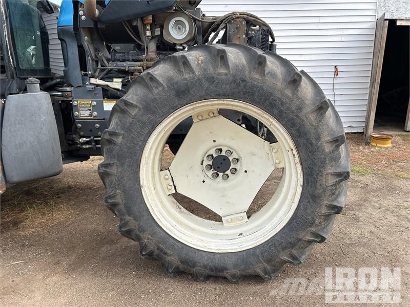 New Holland TV140 الجرارات