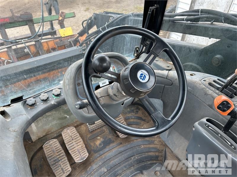 New Holland TV140 الجرارات