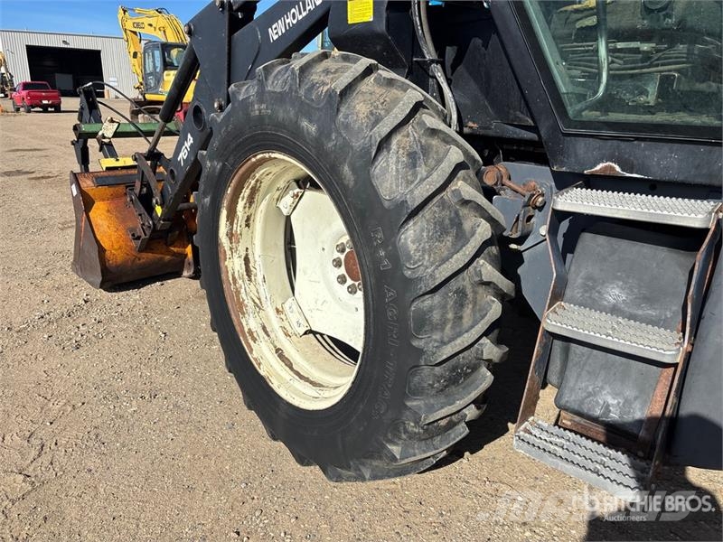 New Holland TV140 Traktorer