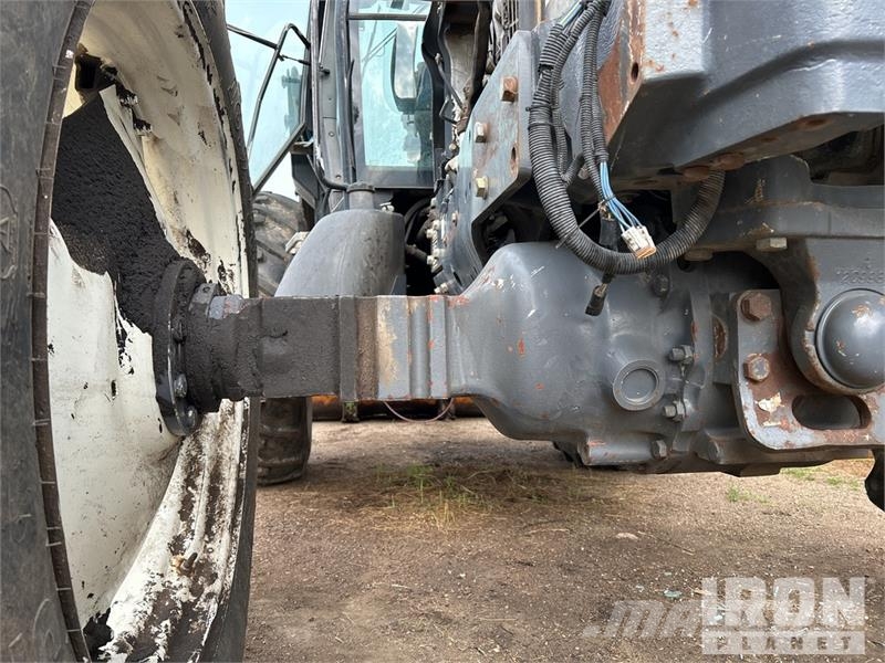 New Holland TV140 الجرارات