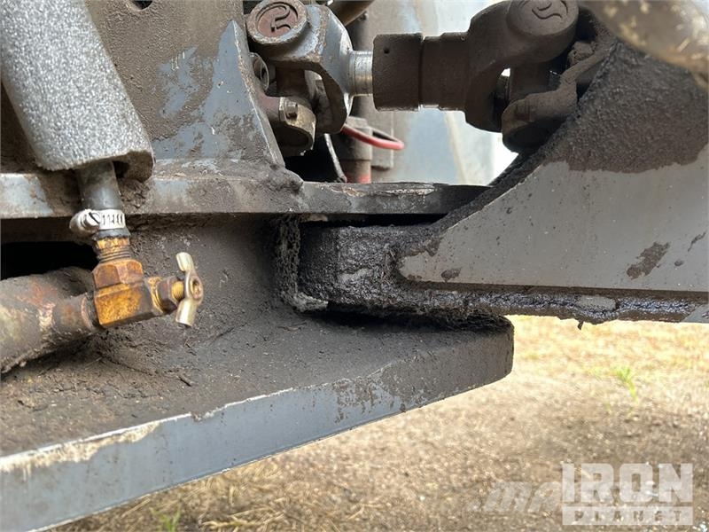 New Holland TV140 الجرارات