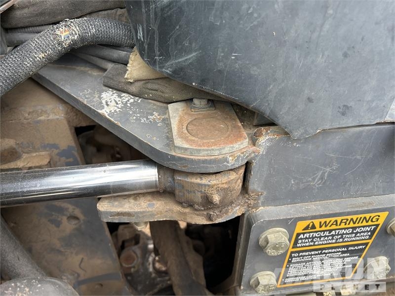 New Holland TV140 الجرارات