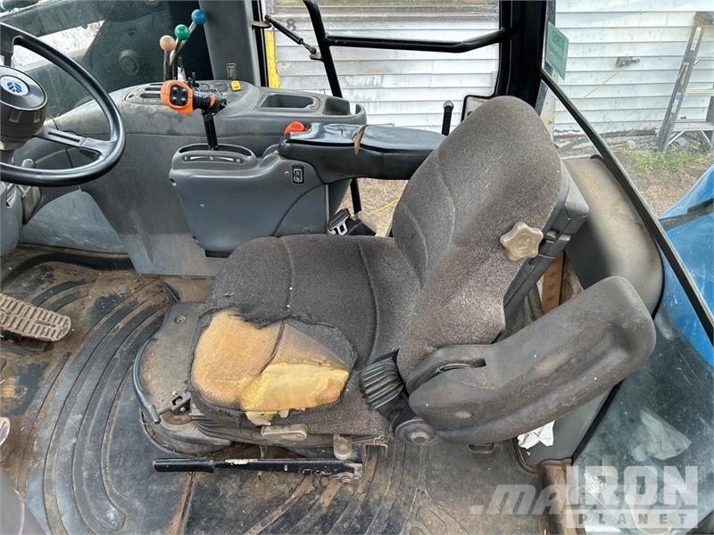 New Holland TV140 الجرارات