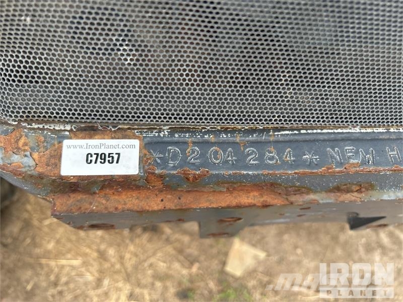New Holland TV140 الجرارات