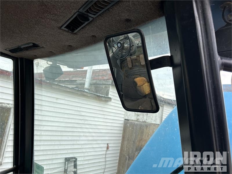 New Holland TV140 الجرارات