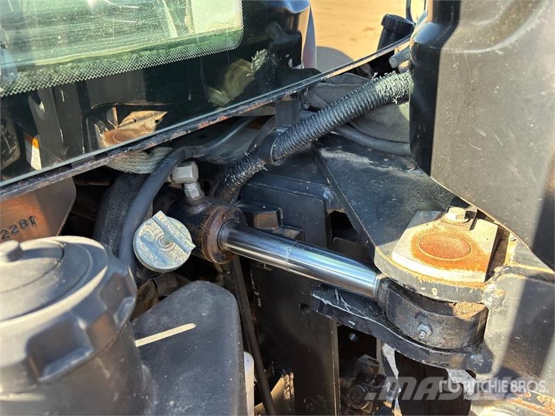 New Holland TV145 Traktori