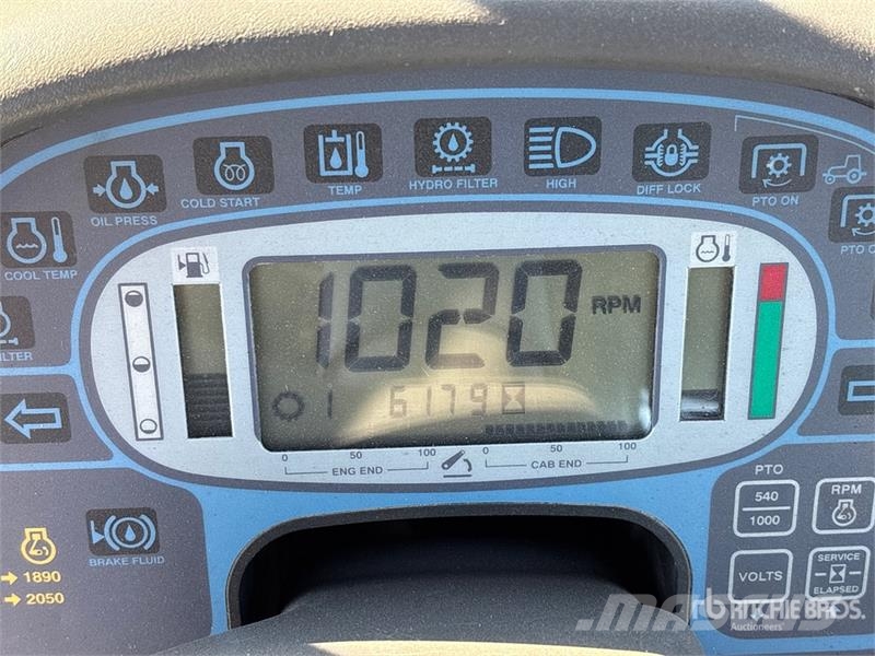 New Holland TV145 Traktori