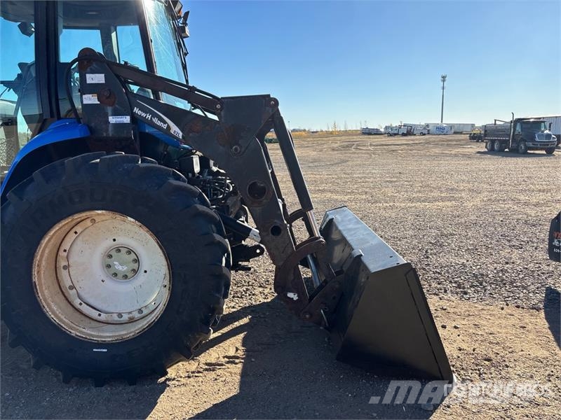 New Holland TV145 Traktori