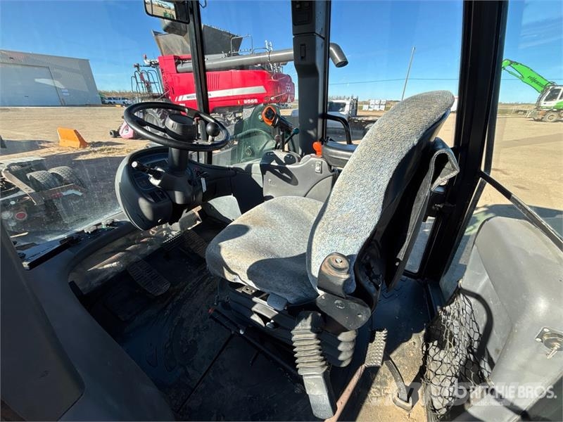 New Holland TV145 Traktori