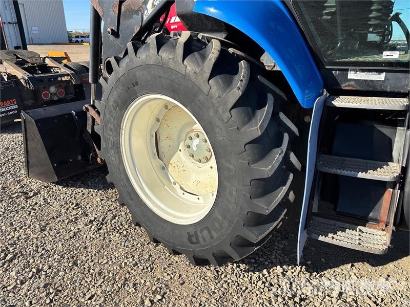 New Holland TV145 Traktori