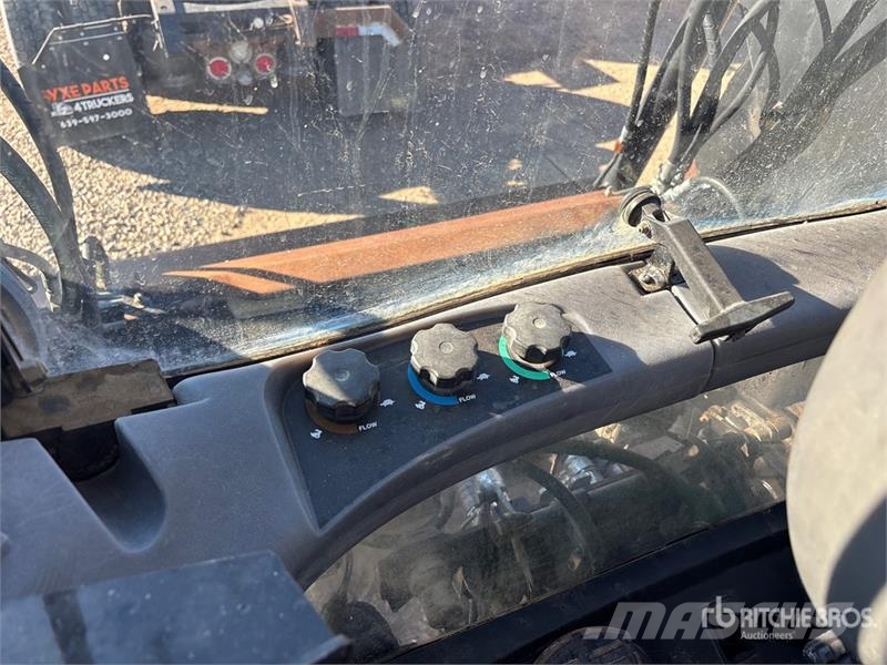 New Holland TV145 Traktori