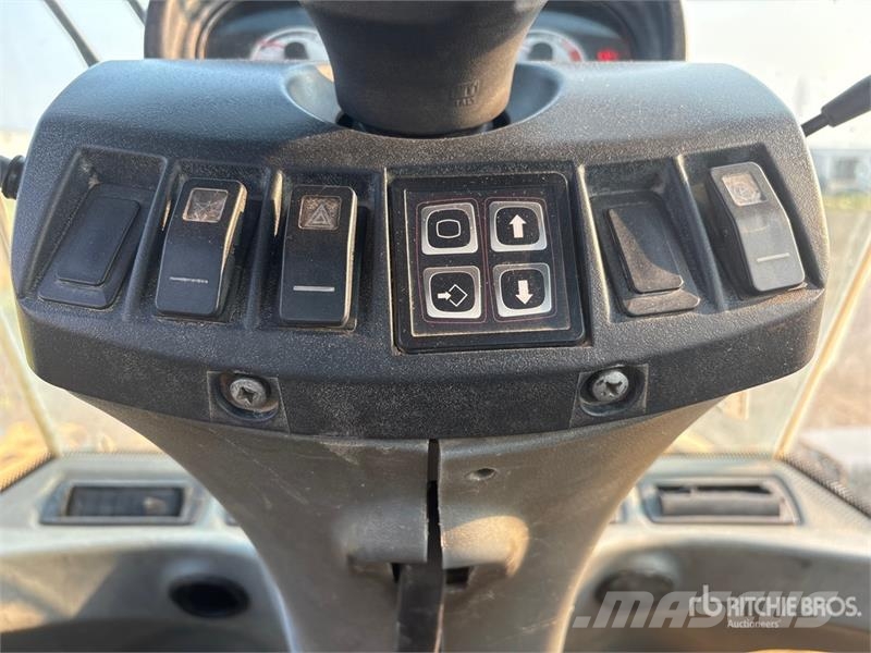 New Holland W130B Wheel Loader Pyöräkuormaajat