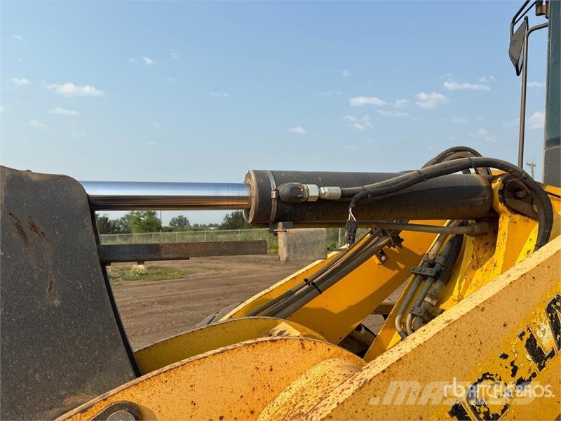 New Holland W130B Wheel Loader Pyöräkuormaajat